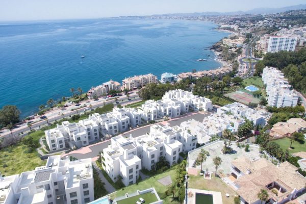 MODERN APARTMENTS NEXT TO THE BEACH